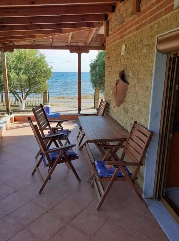 Villa George'S House Nea Plagia Esterno foto