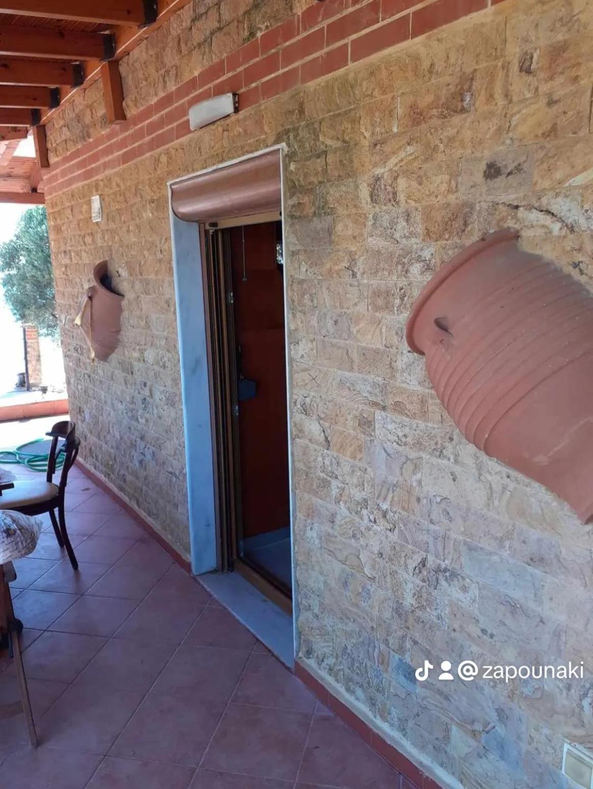 Villa George'S House Nea Plagia Esterno foto
